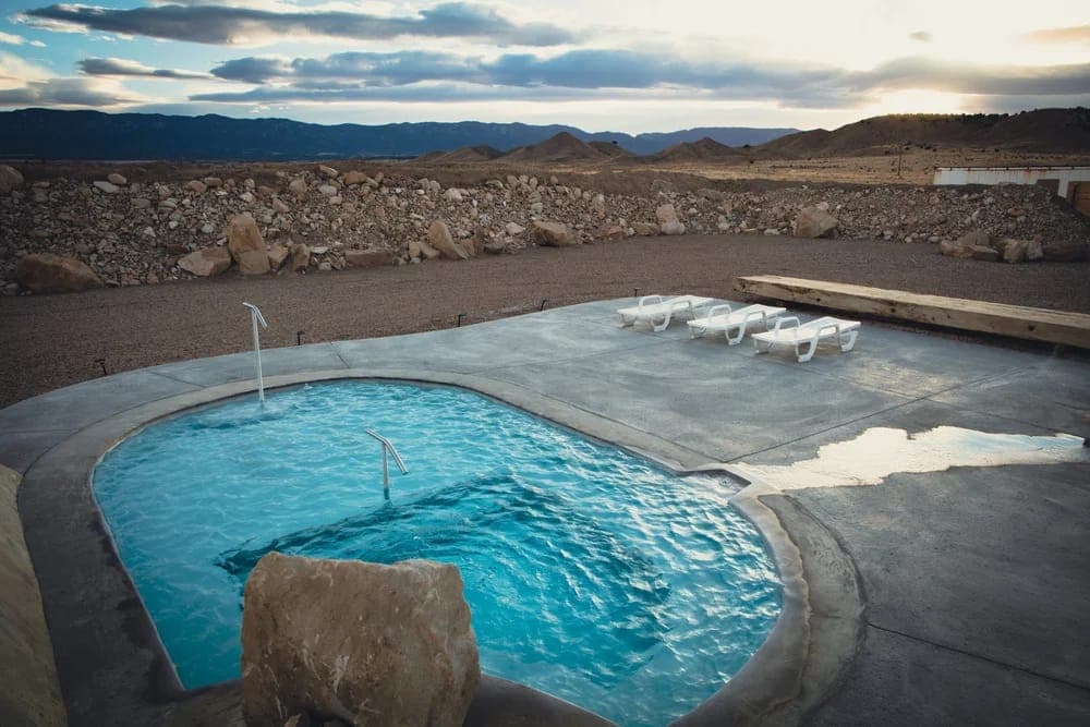 Desert Reef Hot Spring in Florence